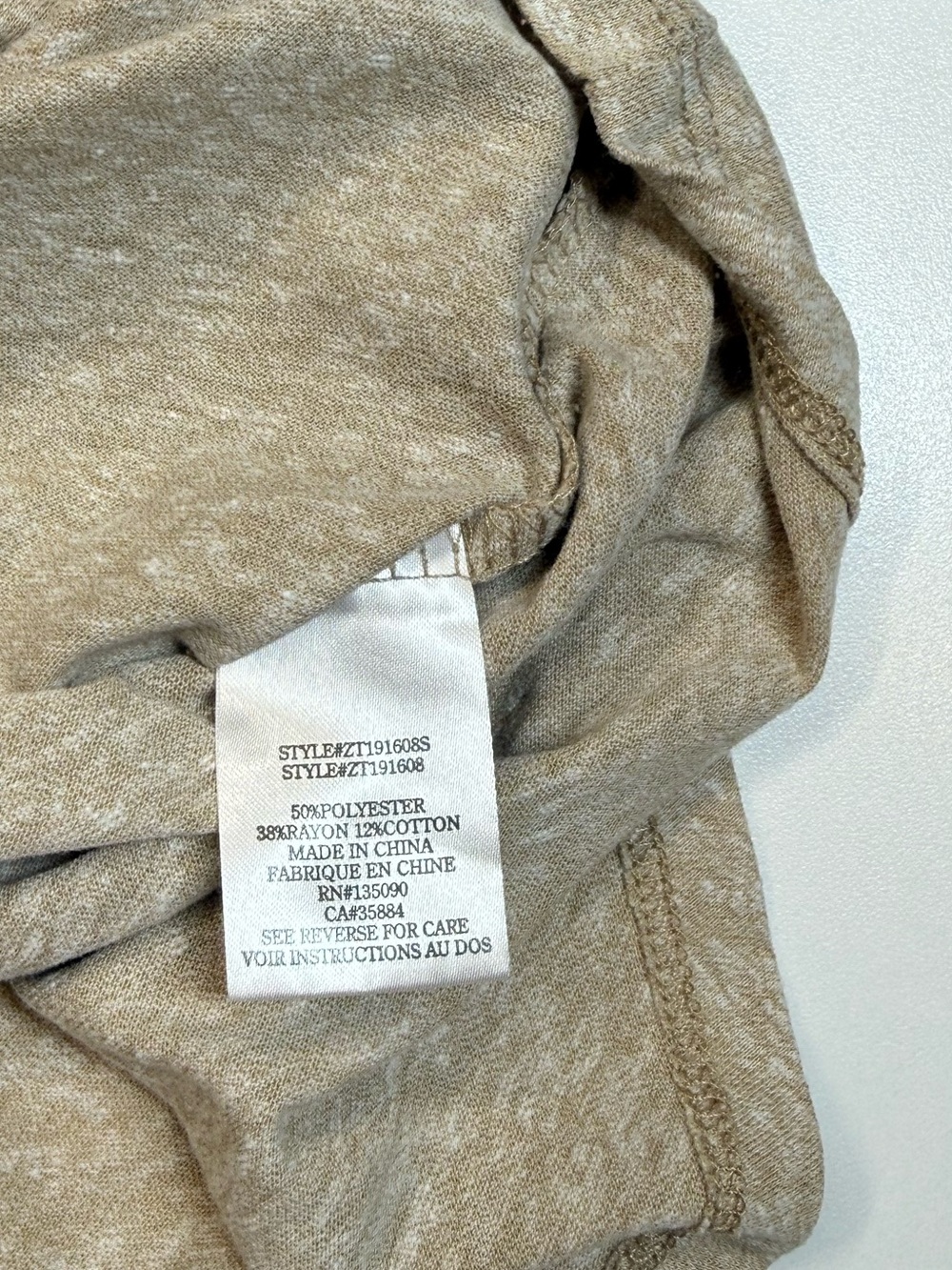 Women’s Pocket V-Neck Tee in Heather Taupe - Picture 6 of 9